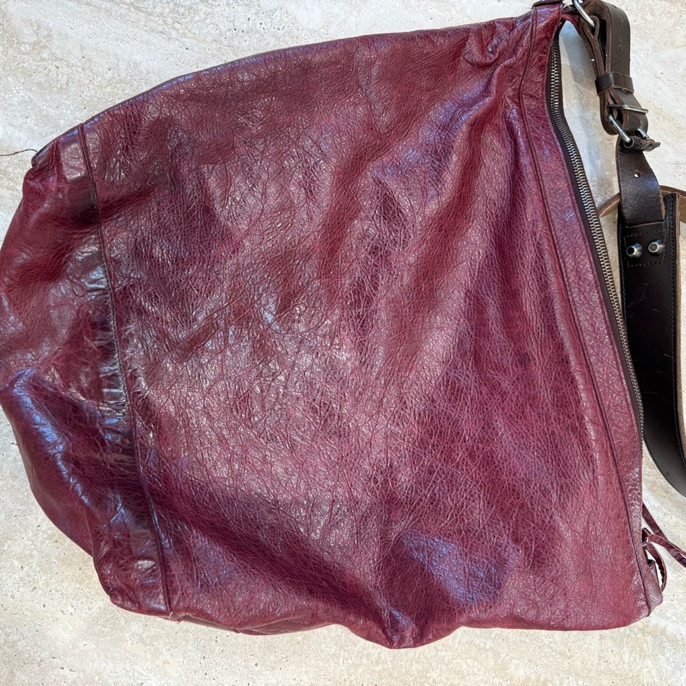Balenciaga men’s day shoulder Red Leather messenger Bag - Picture 4 of 10